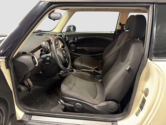 MINI Cooper D 10 of 17