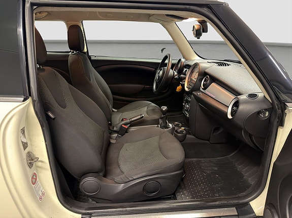 MINI Cooper D 14 of 17