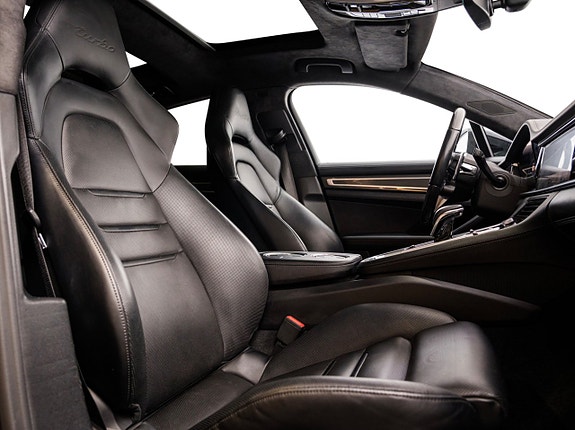 Porsche Panamera Turbo 27 of 30