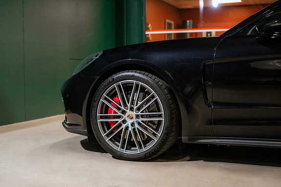 Porsche Panamera Turbo 7 of 30