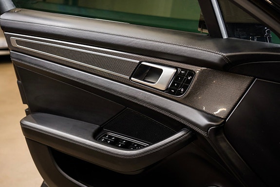 Porsche Panamera Turbo 22 of 30