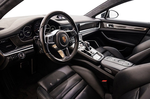 Porsche Panamera Turbo 10 of 30