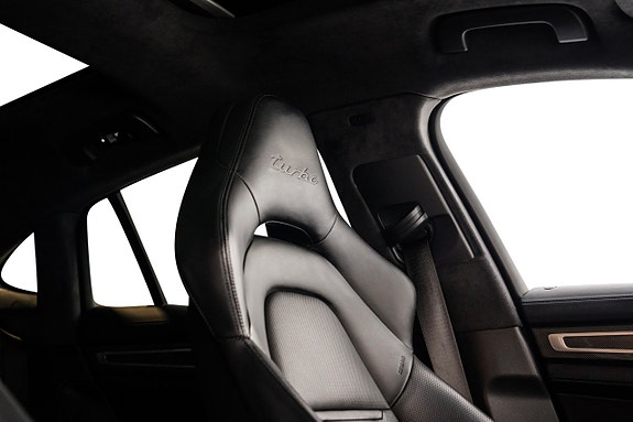 Porsche Panamera Turbo 30 of 30