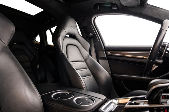 Porsche Panamera Turbo 29 of 30