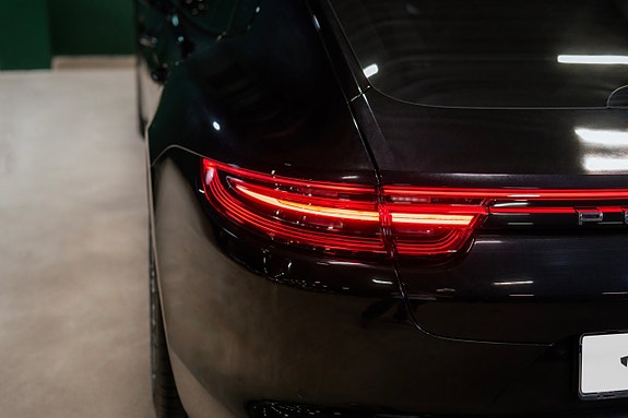 Porsche Panamera Turbo 9 of 30
