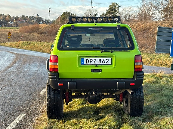 Jeep Grand Cherokee 4 of 4