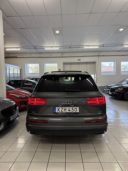 Audi Q7 5 of 25