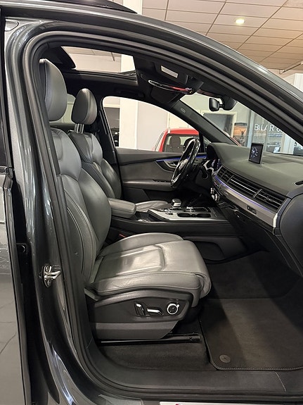 Audi Q7 14 of 25