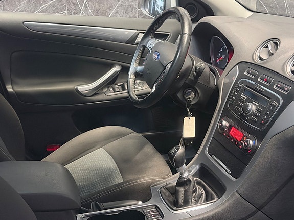 Ford Mondeo 14 of 16