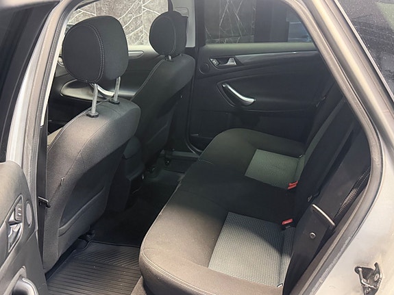 Ford Mondeo 11 of 16