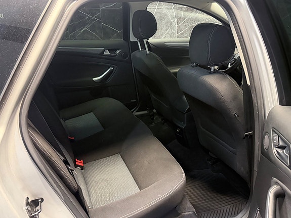 Ford Mondeo 13 of 16