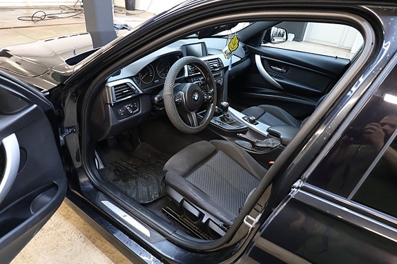 BMW 320d 9 of 9