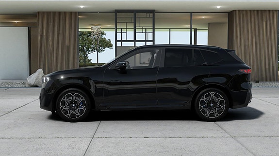 BMW iX5 4 of 13