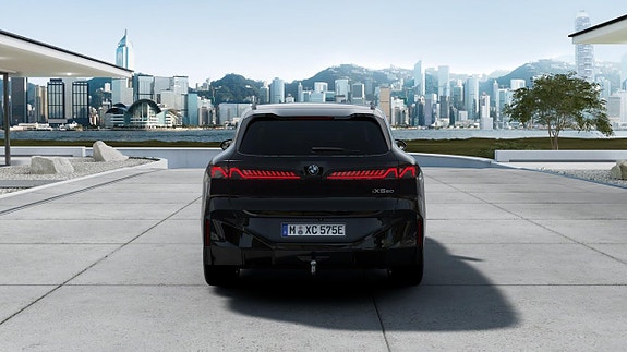 BMW iX5 5 of 13