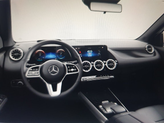 Mercedes-Benz EQA 250 5 of 8