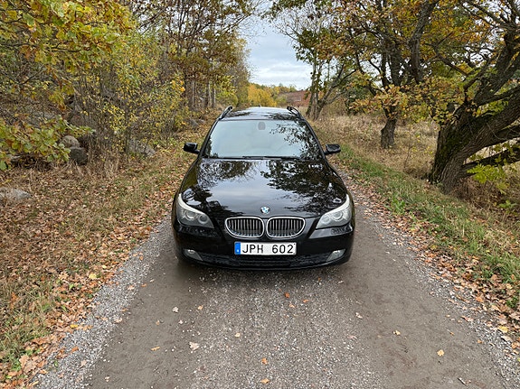 BMW 520i 2 of 9