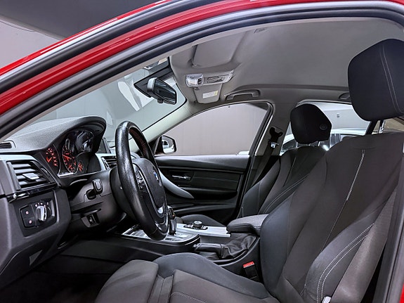 BMW 320d 4 of 14