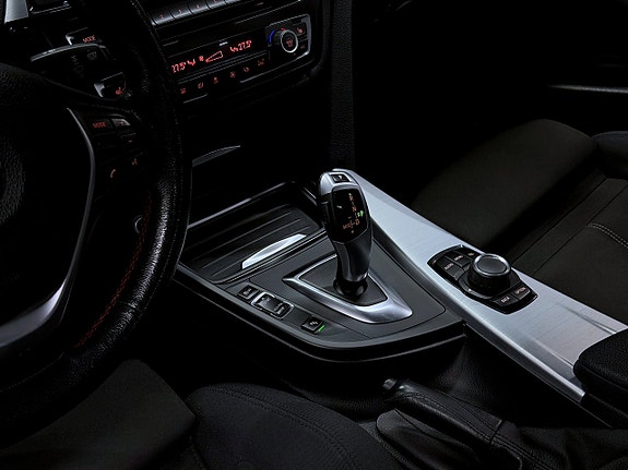 BMW 320d 6 of 14