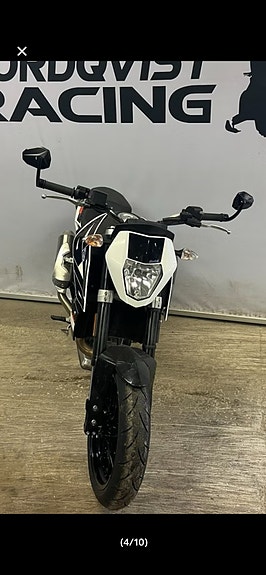 KTM 690 DUKE WHITE ABS 4 of 5