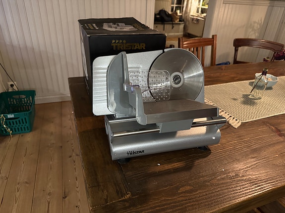 Product image 1 of 2