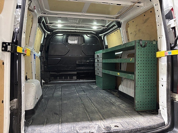 Ford Transit Custom 11 of 28