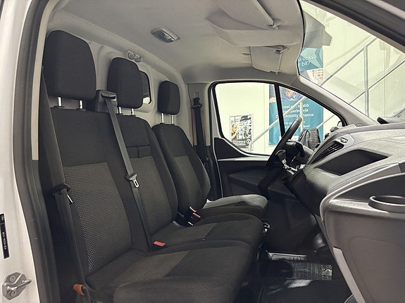 Ford Transit Custom 15 of 28