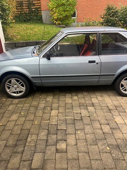 Ford Escort 4 of 4