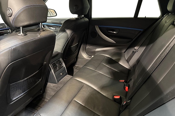 BMW 320 15 of 19