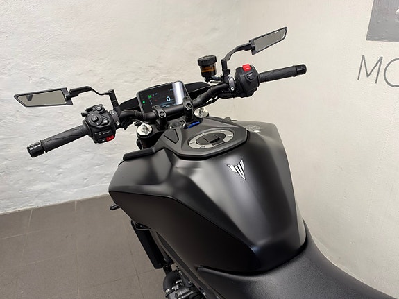 Yamaha MT-09 10 of 11