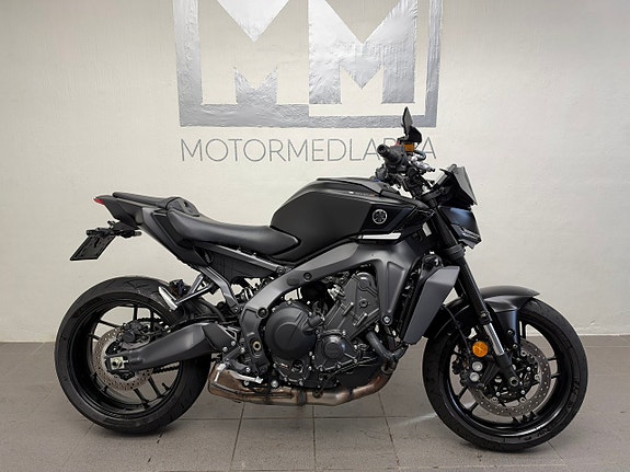 Yamaha MT-09 2 of 11