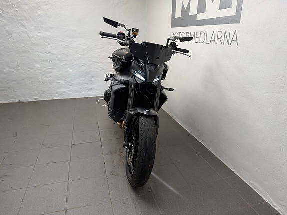 Yamaha MT-09 8 of 11