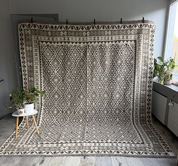 Product image 1 of 8