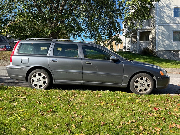 Volvo V70 4 of 13