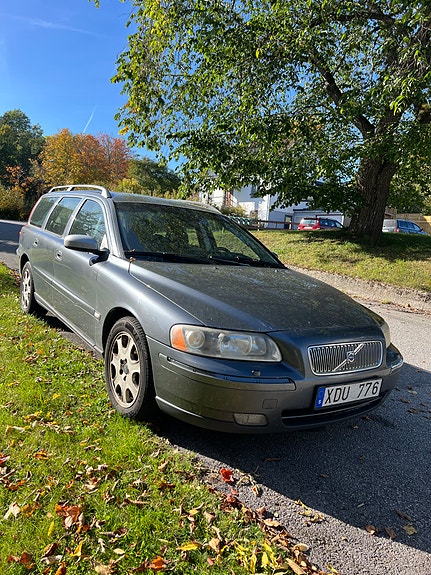 Volvo V70 3 of 13
