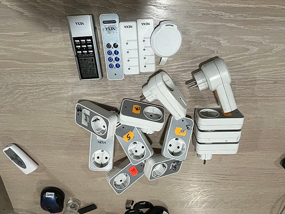 Product image 1 of 3