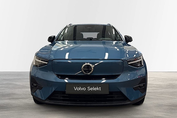 Volvo EX40 9 of 24