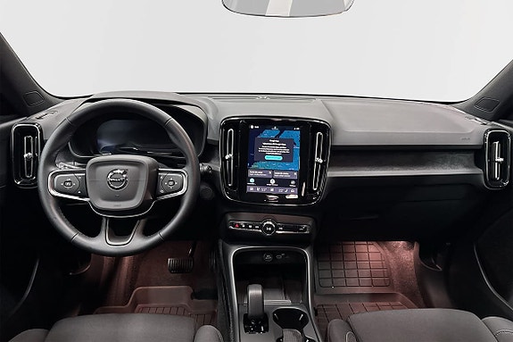 Volvo EX40 6 of 24