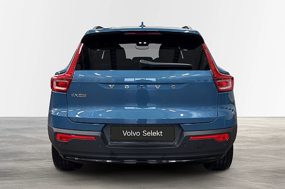 Volvo EX40 8 of 24