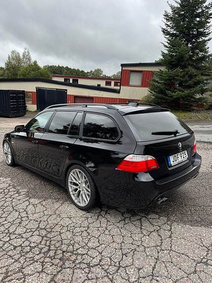 BMW 525d 2 of 10