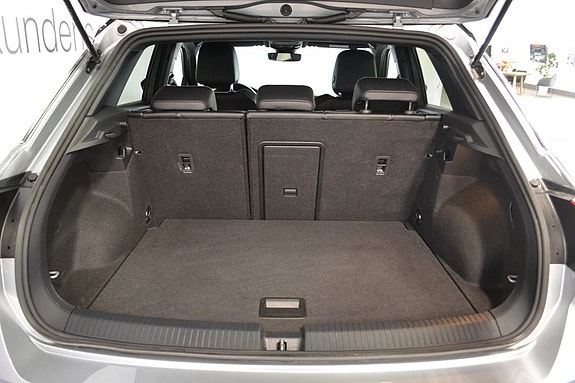 Volkswagen T-Roc 5 of 10