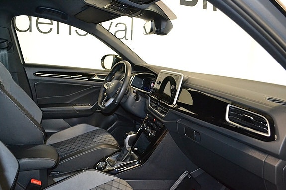 Volkswagen T-Roc 7 of 10