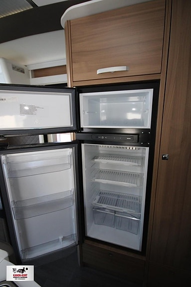 Adria Coral Supreme 670 SLT 12 of 14