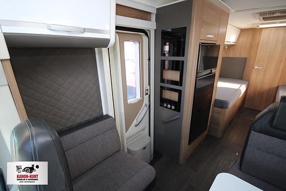 Adria Coral Supreme 670 SLT 4 of 14