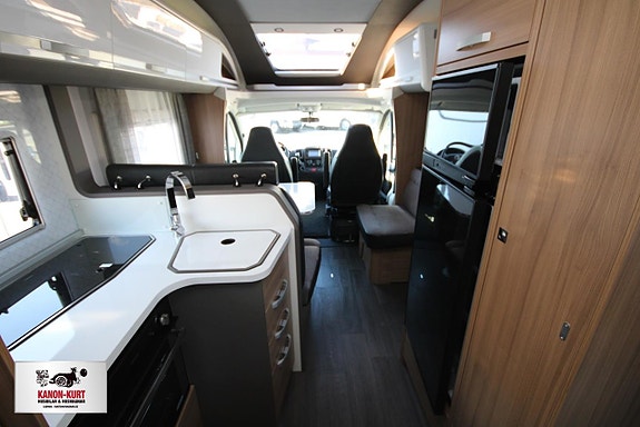 Adria Coral Supreme 670 SLT 7 of 14