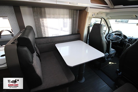 Adria Coral Supreme 670 SLT 9 of 14
