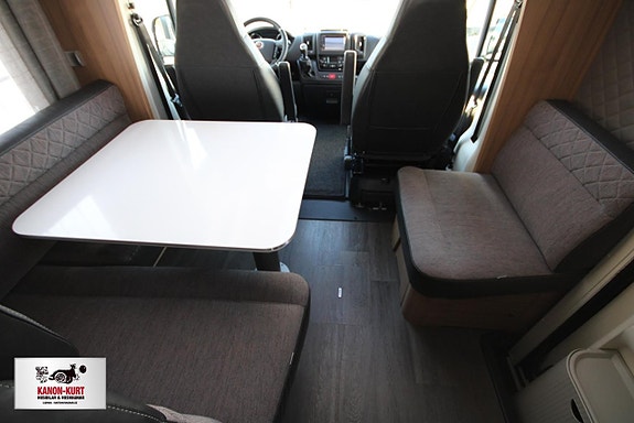 Adria Coral Supreme 670 SLT 8 of 14