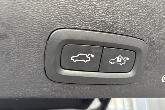 Volvo XC40 15 of 28