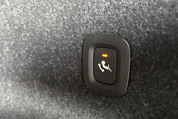 Volvo XC40 16 of 28