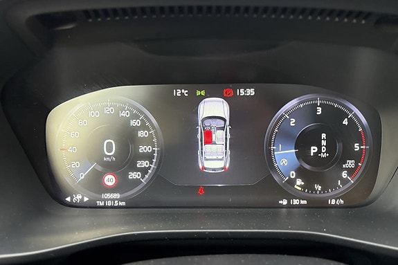 Volvo XC40 21 of 28