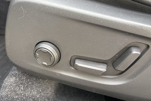 Volvo XC40 18 of 28